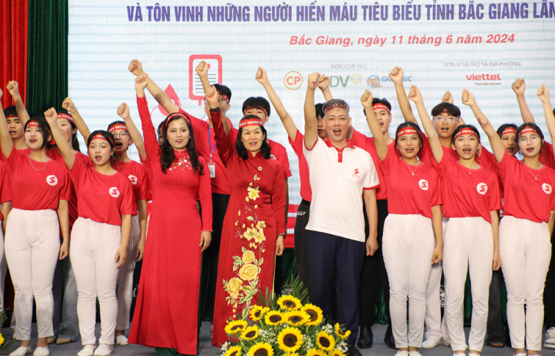 Khai mạc chương trình Hành trình đỏ và tôn vinh người hiến máu tiêu biểu Bắc Giang lần thứ XVI  -0