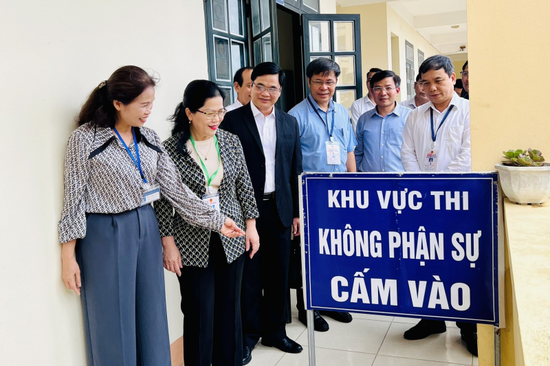 Thứ trưởng Nguyễn Thị Kim Chi kiểm tra công tác chuẩn bị thi tốt nghiệp THPT tại Lào Cai -0