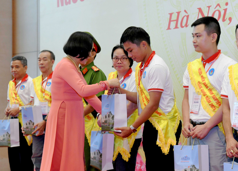 Chủ tịch Quốc hội Trần Thanh Mẫn: Cùng nhau lan tỏa tinh thần, nghĩa cử cao đẹp của hoạt động hiến máu tình nguyện -0