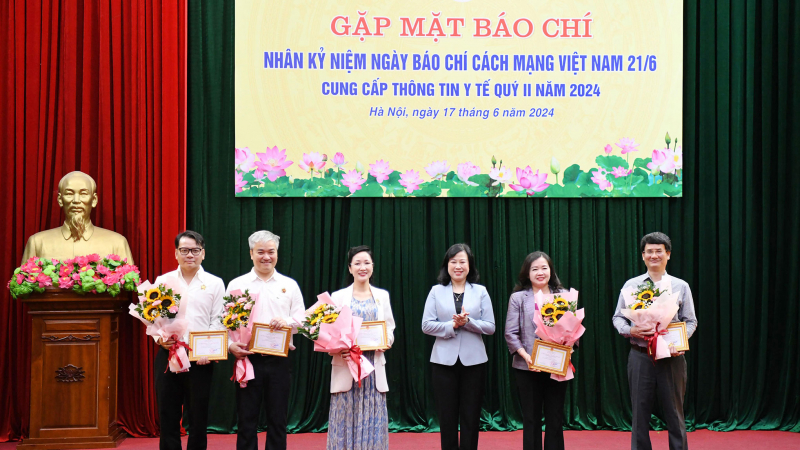 Bộ Y tế gặp mặt báo chí nhân kỷ niệm 99 năm Ngày Báo chí cách mạng Việt Nam -0