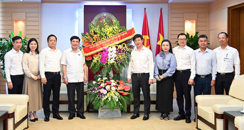 Tổng Thư ký Quốc hội, Chủ nhiệm Văn phòng Quốc hội Bùi Văn Cường thăm, chúc mừng một số đơn vị báo chí tại Hà Nội -0