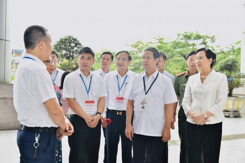 Bộ trưởng Nguyễn Kim Sơn thị sát thi tốt nghiệp THPT tại Hà Nam -0