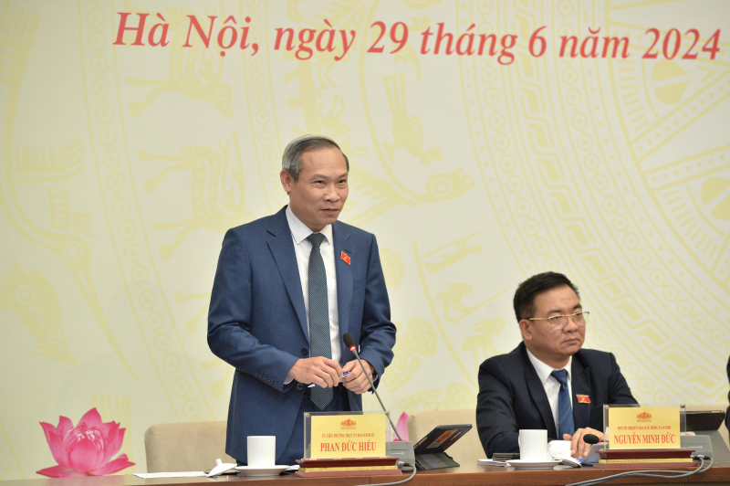Tổng Thư ký Quốc hội Bùi Văn Cường chủ trì họp báo công bố kết quả Kỳ họp thứ Bảy, Quốc hội khoá XV -6