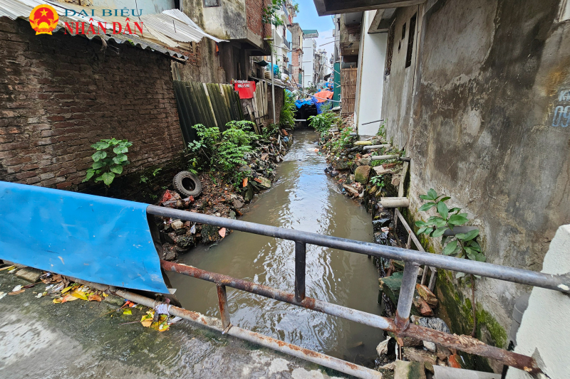 Thụy Khuê (Hà Nội) Dự án cải tạo hệ thống mương thoát nước 400 tỷ đồng thi công dang dở hơn 10 năm -0